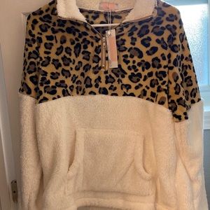 Brand new fleece pullove top size Medium